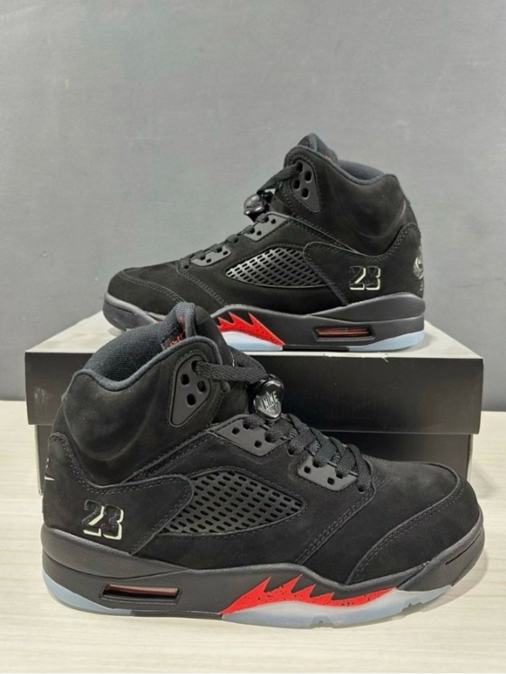 Jordan 5 Halloween